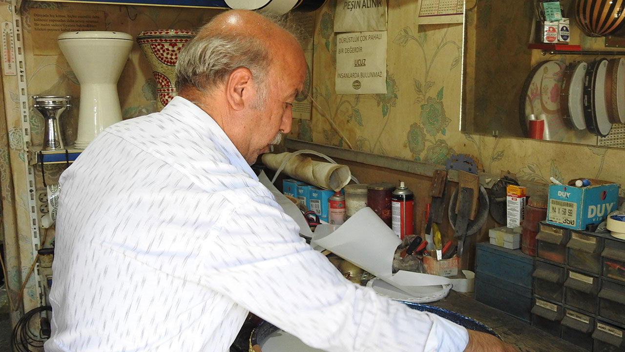 50 yıldır sürdürdüğü baba mesleğiyle dünyaya açıldı! 