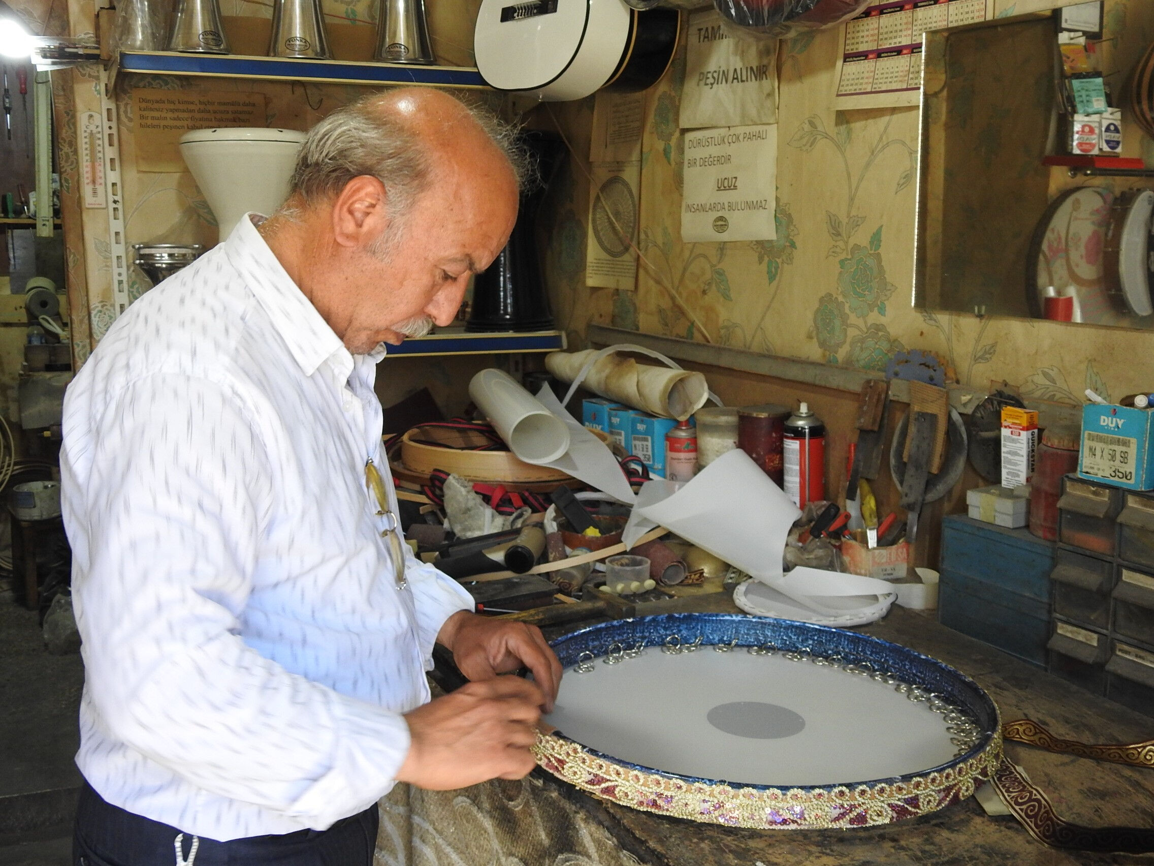 50 yıldır sürdürdüğü baba mesleğiyle dünyaya açıldı! 