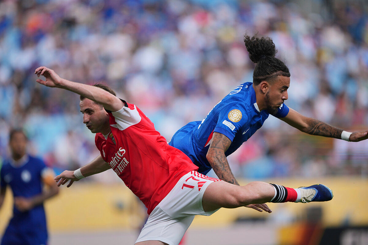 Wedstrijd Benfica - Chelsea geblokt door bliksem! Scheidsrechter stuurt spelers naar de kleedkamer - Foto 1