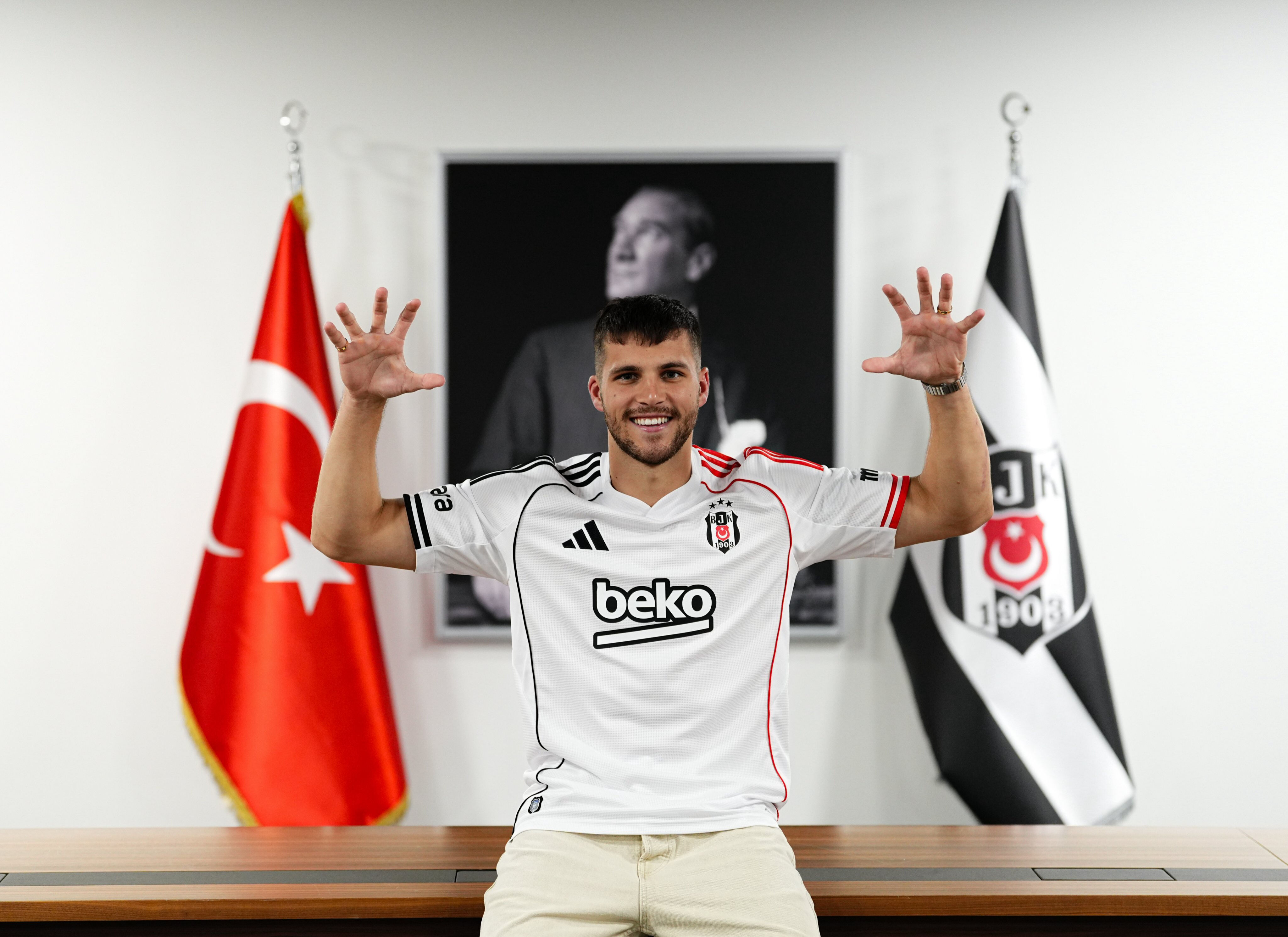 Beşiktaş, David Jurasek'i kadrosuna kattığını açıkladı! - 2. Resim