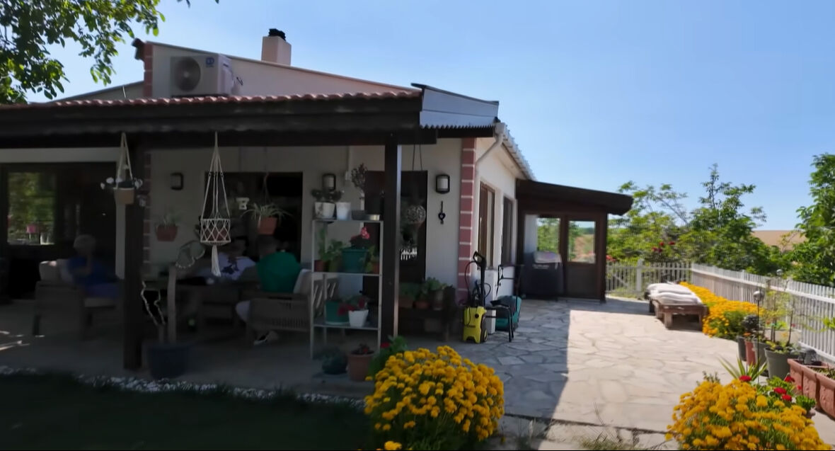 Burak Hakkı'nın yeni hayatı şaşırttı! Çiftlik kurdu, siparişlere yetişemiyor - 1. Resim