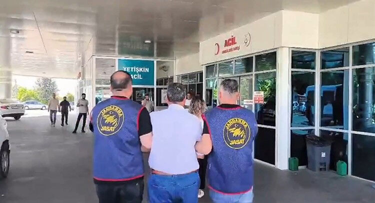 Çanta içerisinde yol kenarında bırakılmıştı: Ölü bebeğin failleri 20 yıl sonra yakalandı - 2. Resim