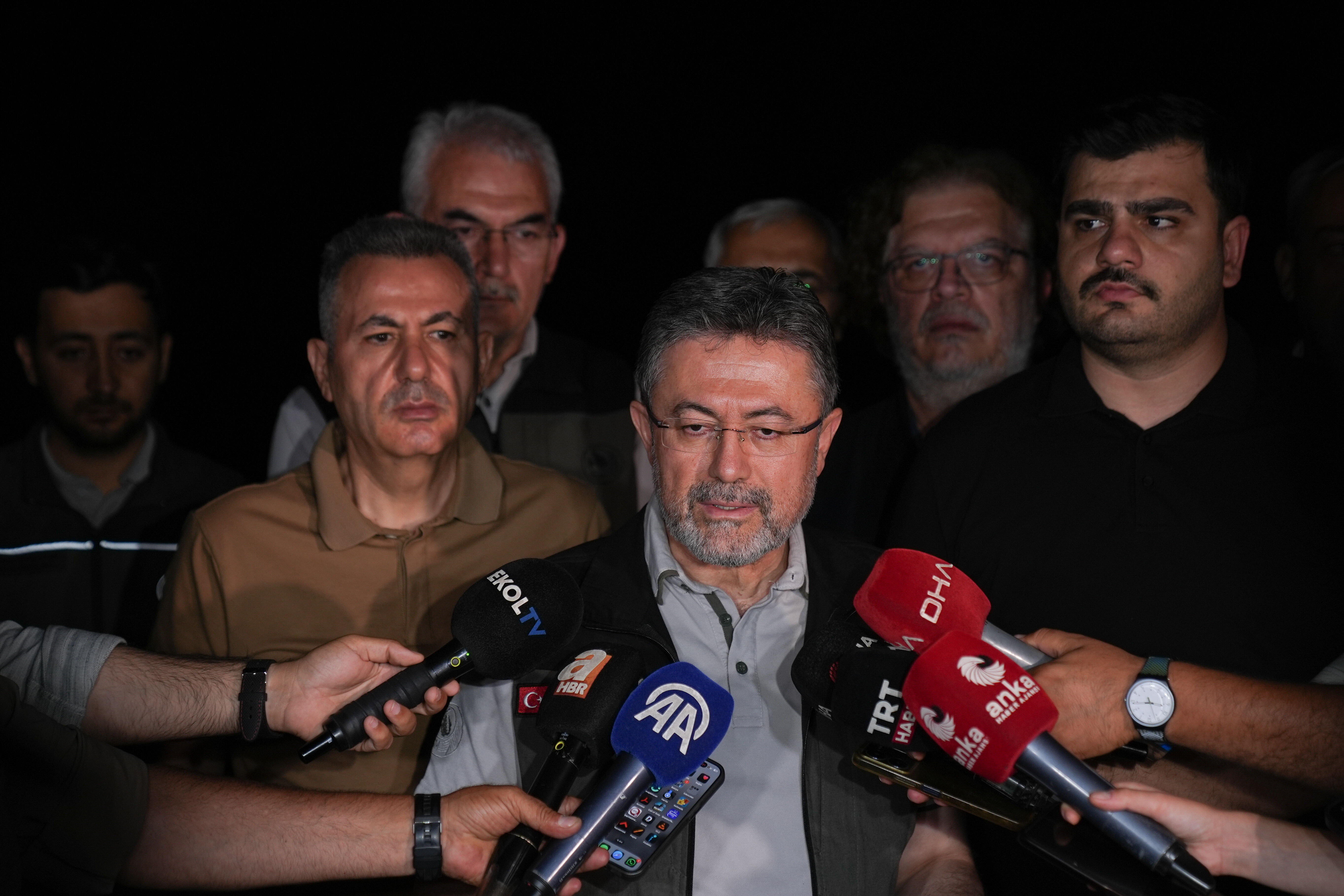 Ciğerlerimizi yakan yangınlarda son durum! Bakan Yumaklı uyardı: Ağır hapis cezası var - 3. Resim