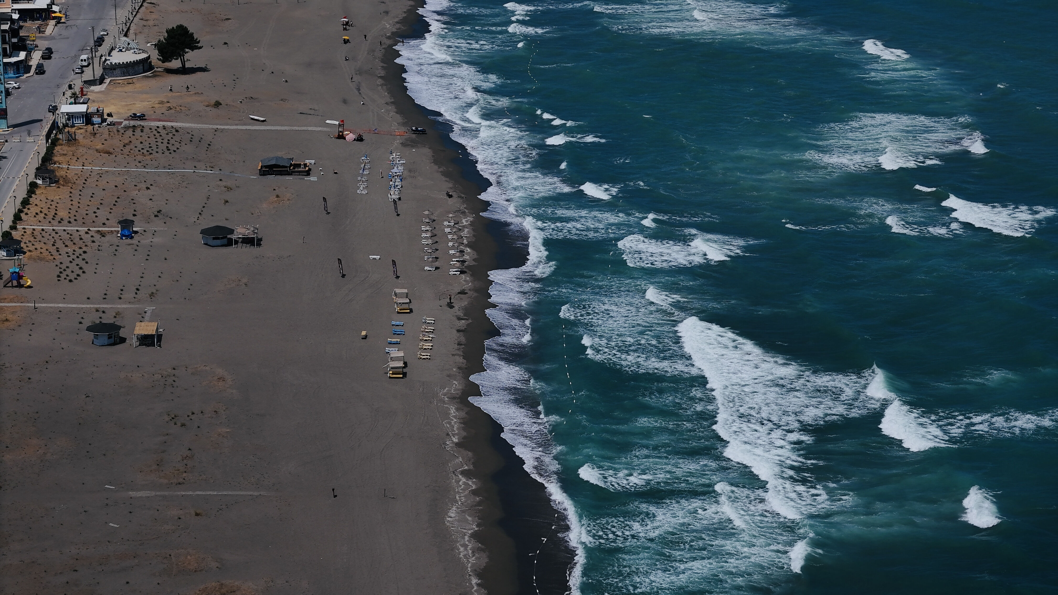 İstanbul dahil 6 şehirde denize girmek yasaklandı: Dalgalar bugün 1 kişiyi yuttu... - 2. Resim