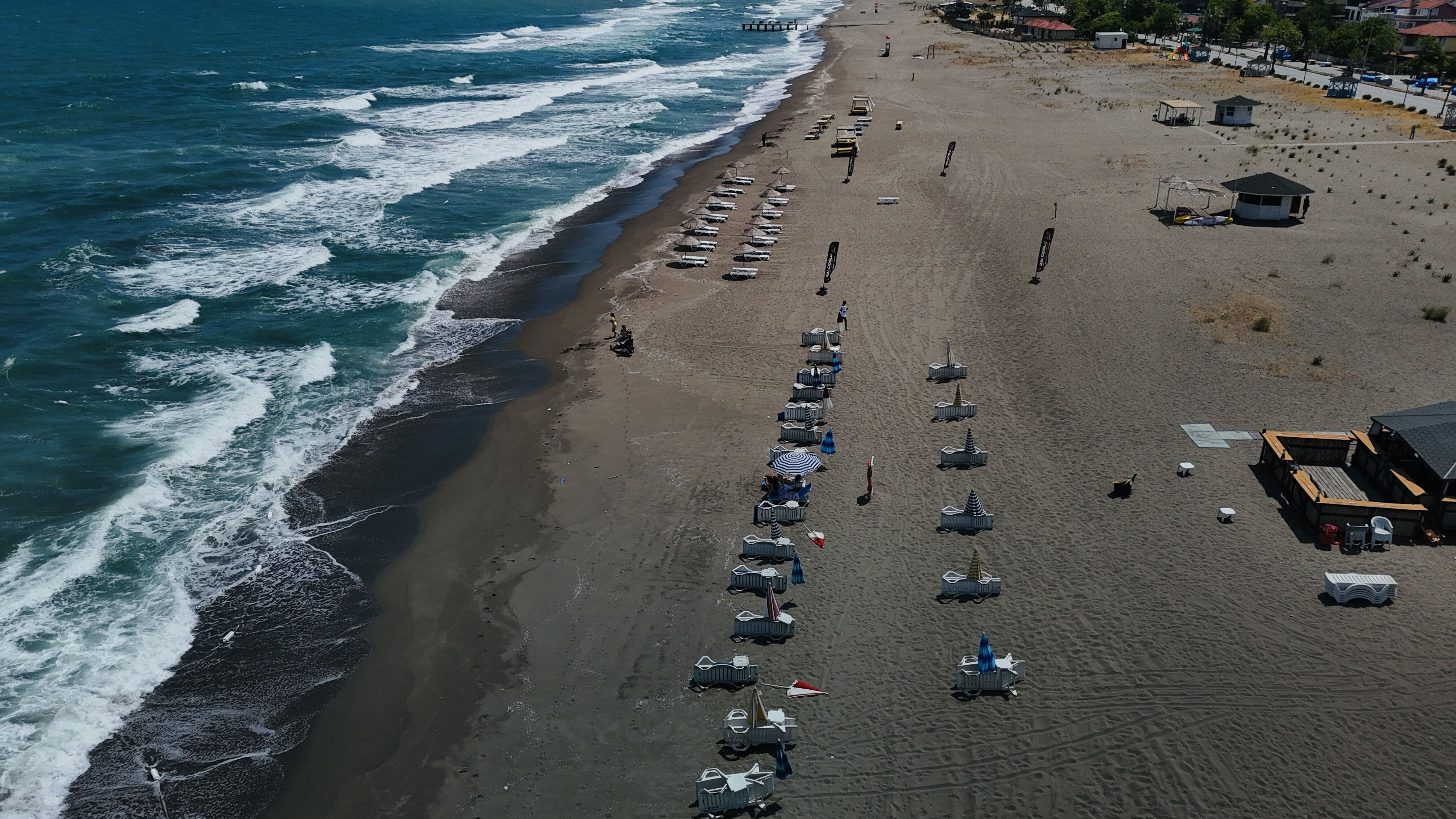 İstanbul dahil 6 şehirde denize girmek yasaklandı: Dalgalar bugün 1 kişiyi yuttu... - 1. Resim