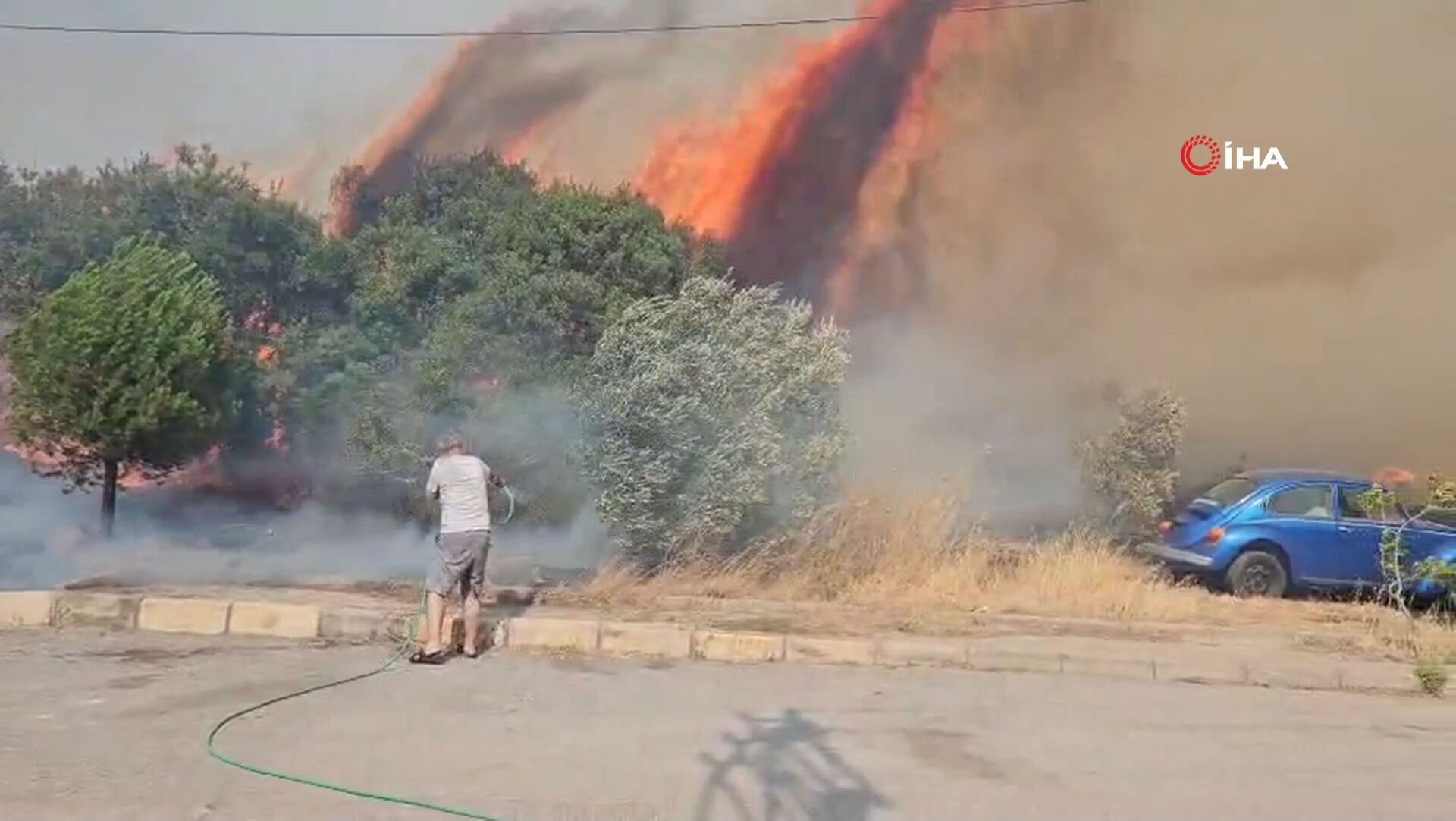 İzmir'de yangın neden çıktı, söndürüldü mü? 5 mahalle tahliye ediliyor - 2. Resim
