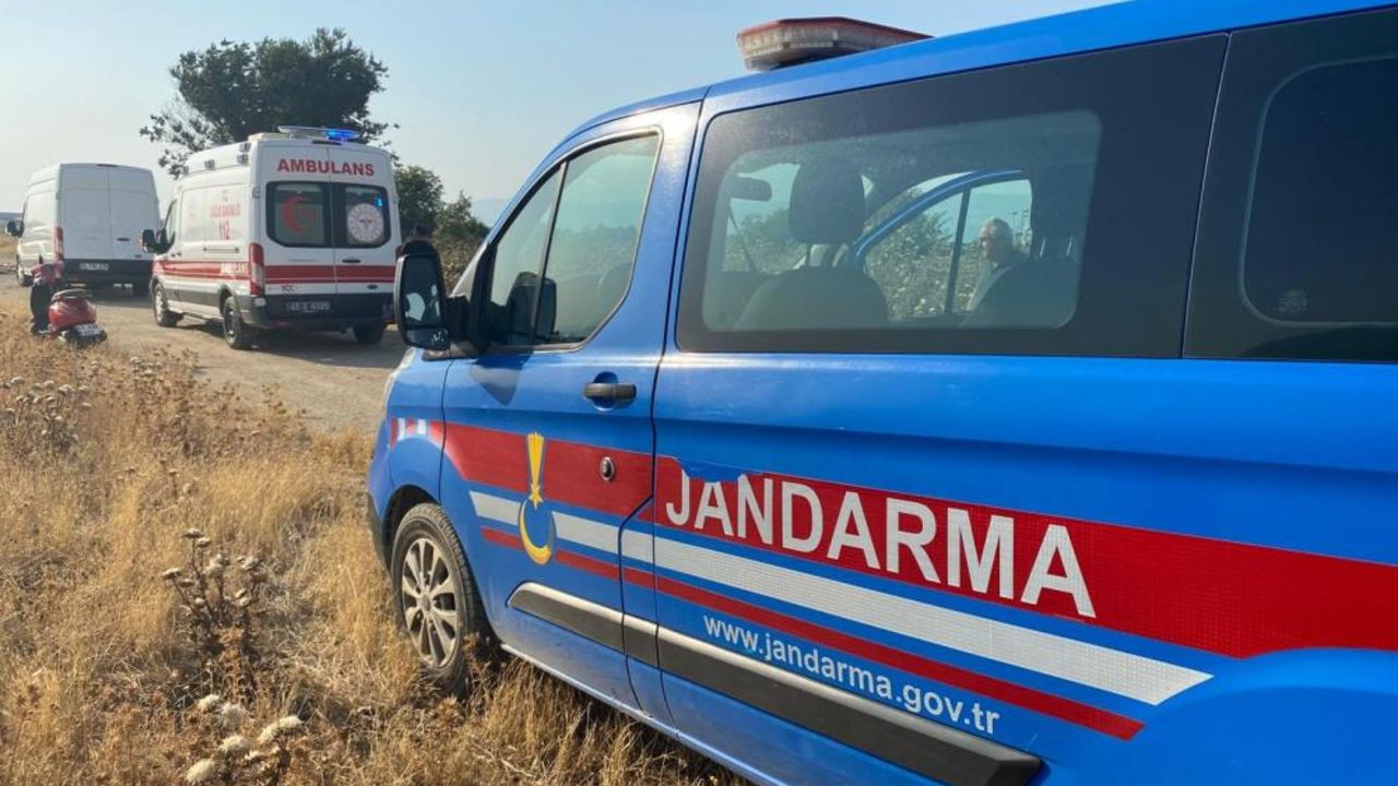 Manisa'da esrarengiz ölüm! Yoldan geçenler fark etti, kimse sebebini anlamadı Manisa'da esrarengiz ölüm! Yoldan geçenler fark etti, kimse sebebini anlamadı