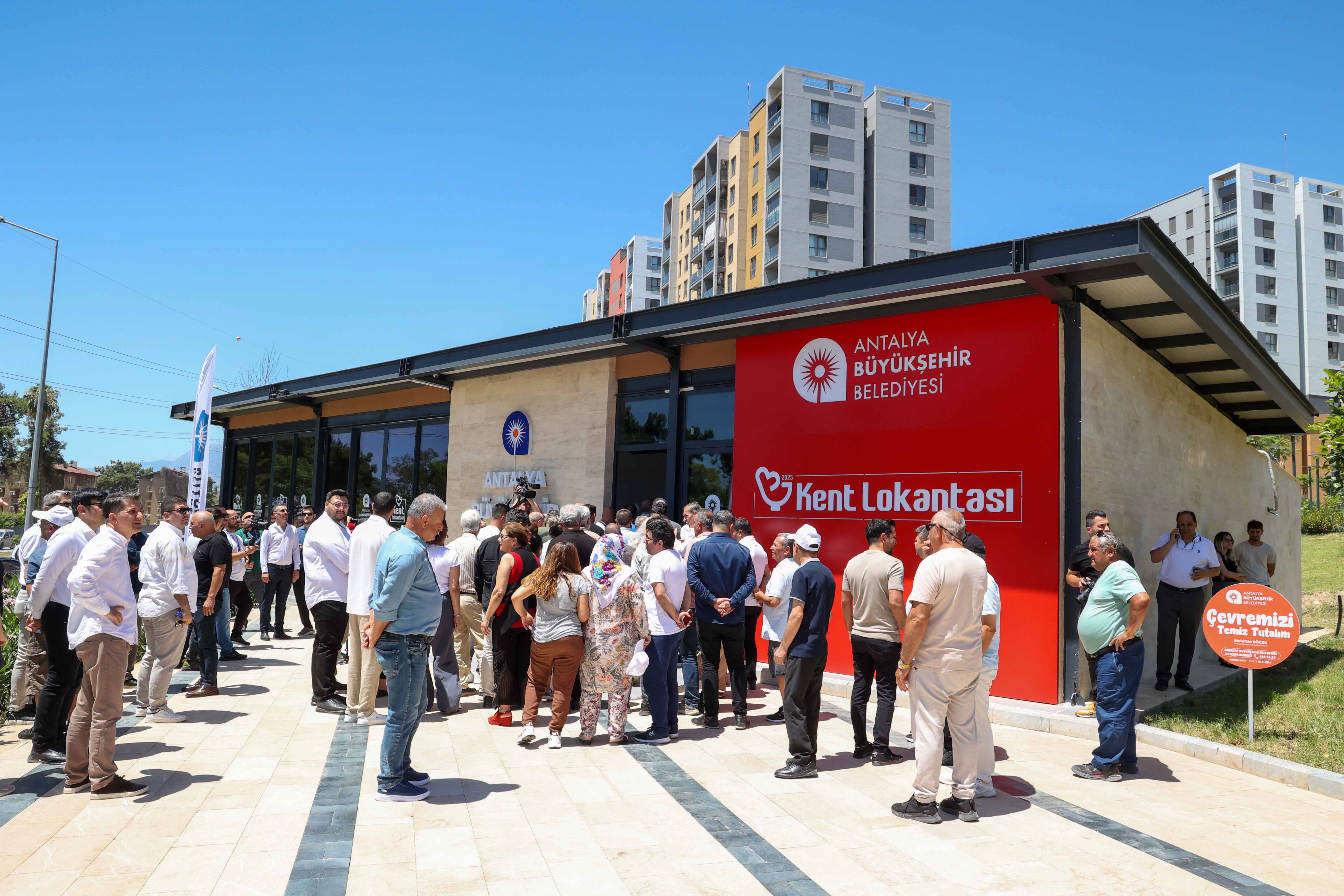 4 çeşit yemek 90 liradan satışta... Yeni açıldı, vatandaşlar akın ediyor! - 1. Resim