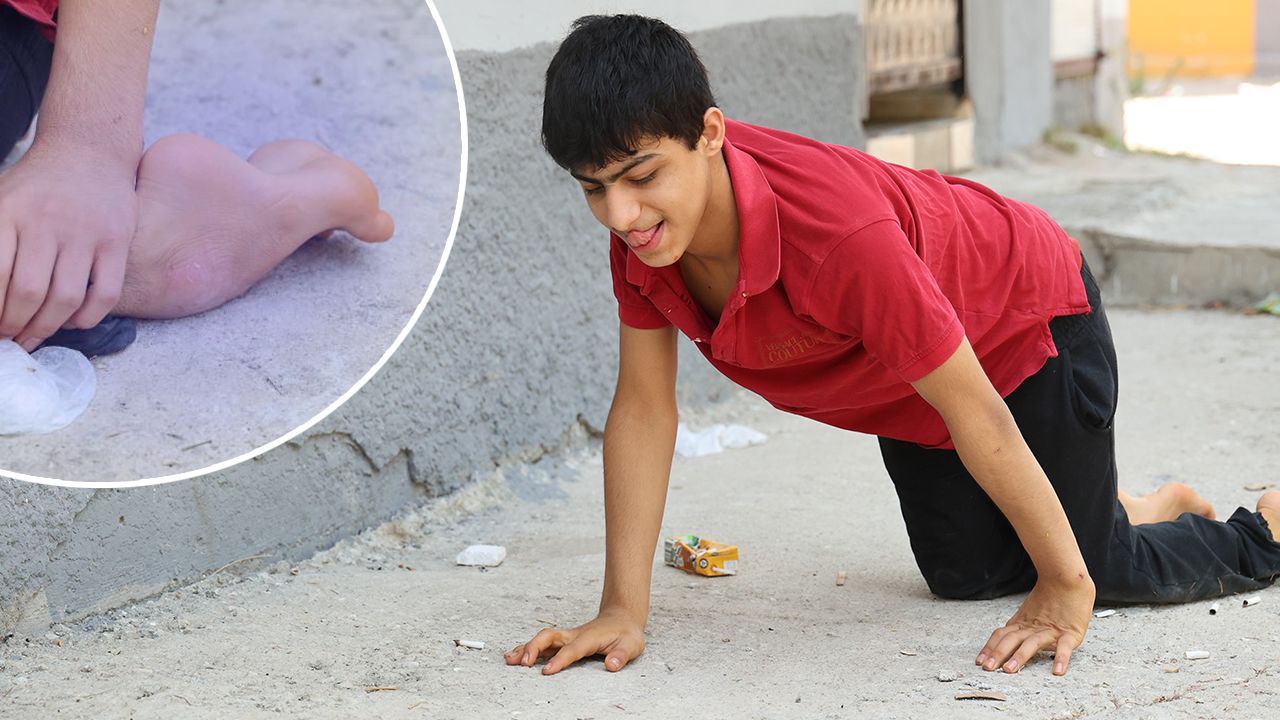 Bir sandalyeye göz diken vicdan! Enes şimdi sokakta emekliyor... Bir sandalyeye göz diken vicdan! Enes şimdi sokakta emekliyor...