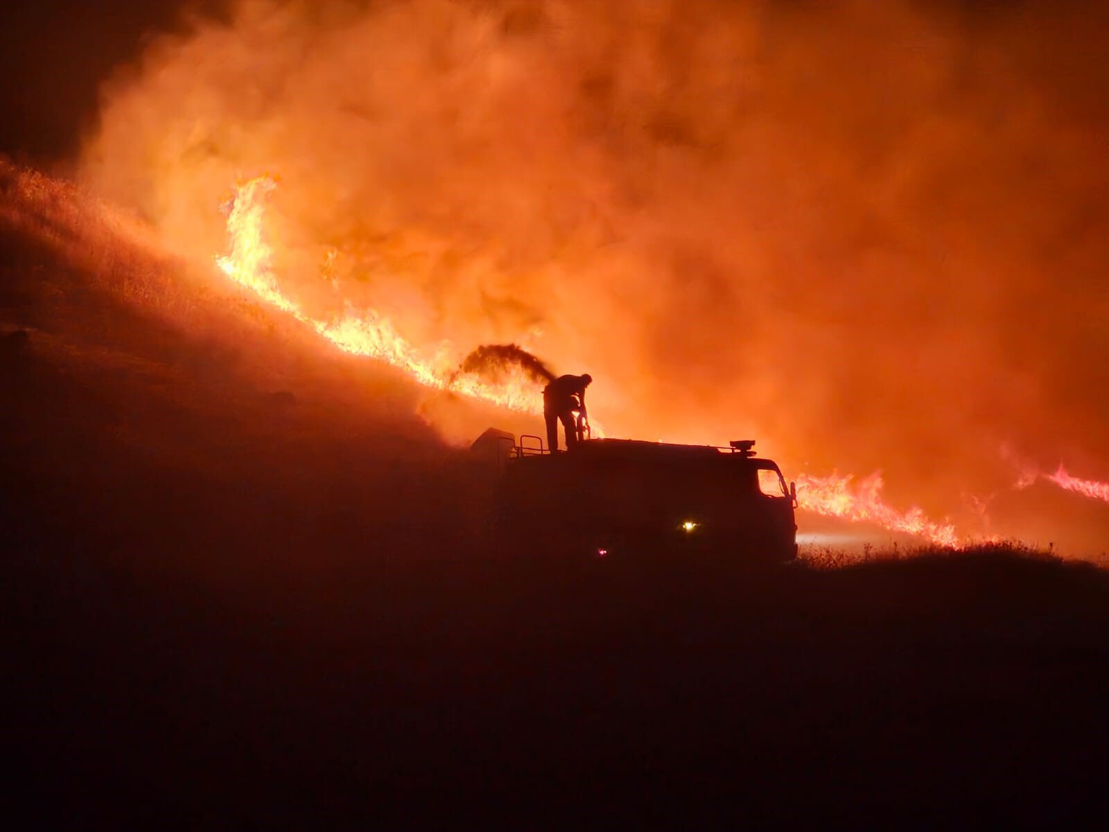 Bir yangın da Elazığ'da! Maden'de alevler hızla ilerliyor, bir köy boşaltıldı - 2. Resim