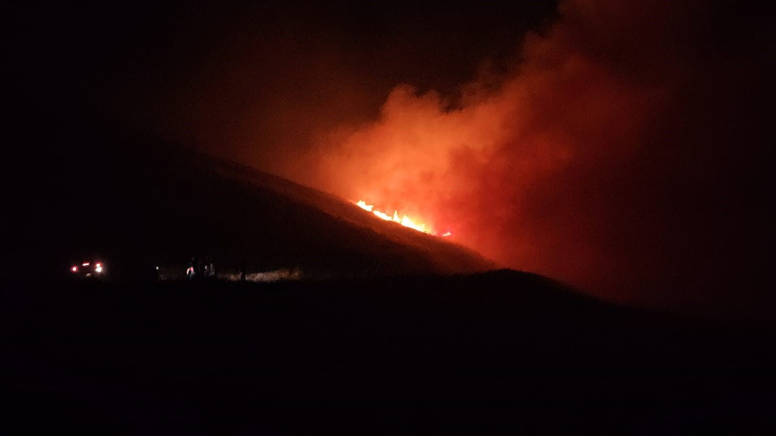 Bir yangın da Elazığ'da! Maden'de alevler hızla ilerliyor, bir köy boşaltıldı - 1. Resim