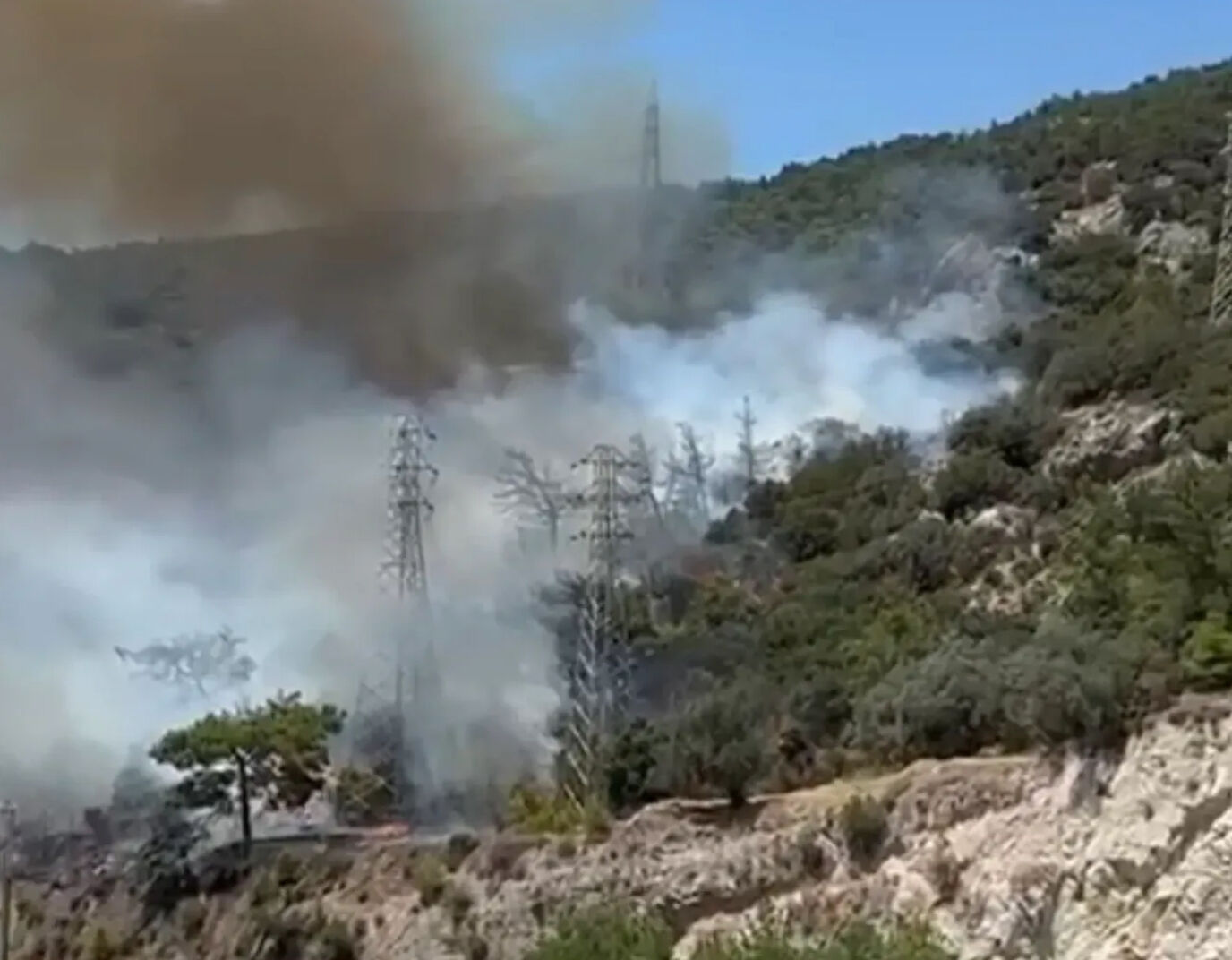 Bodrum yangını neden çıktı, söndürüldü mü? Bodrum elektrik kesintisi arzına nedeniyle tüm ili etkiledi! - 1. Resim