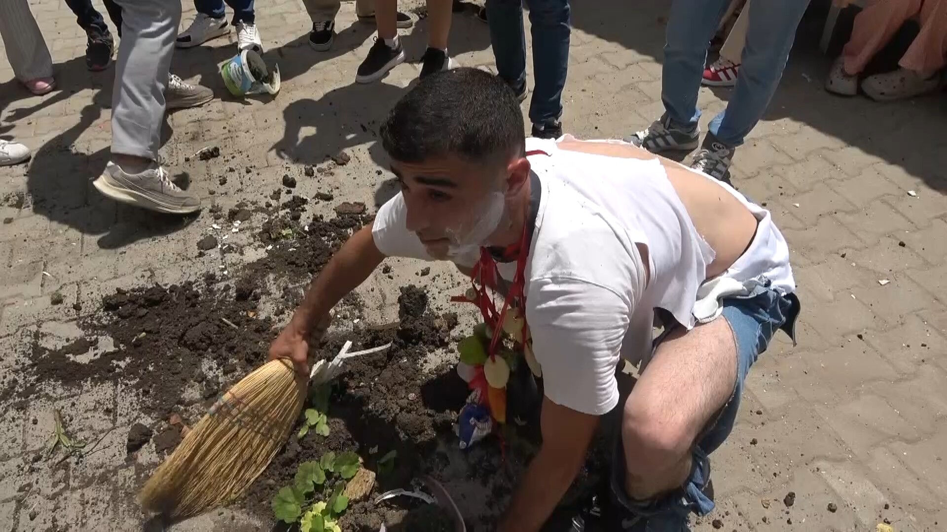 Düğün öncesi damada görülmemiş işkence! 'Bu kadarı da olmaz' dedirtti - 2. Resim