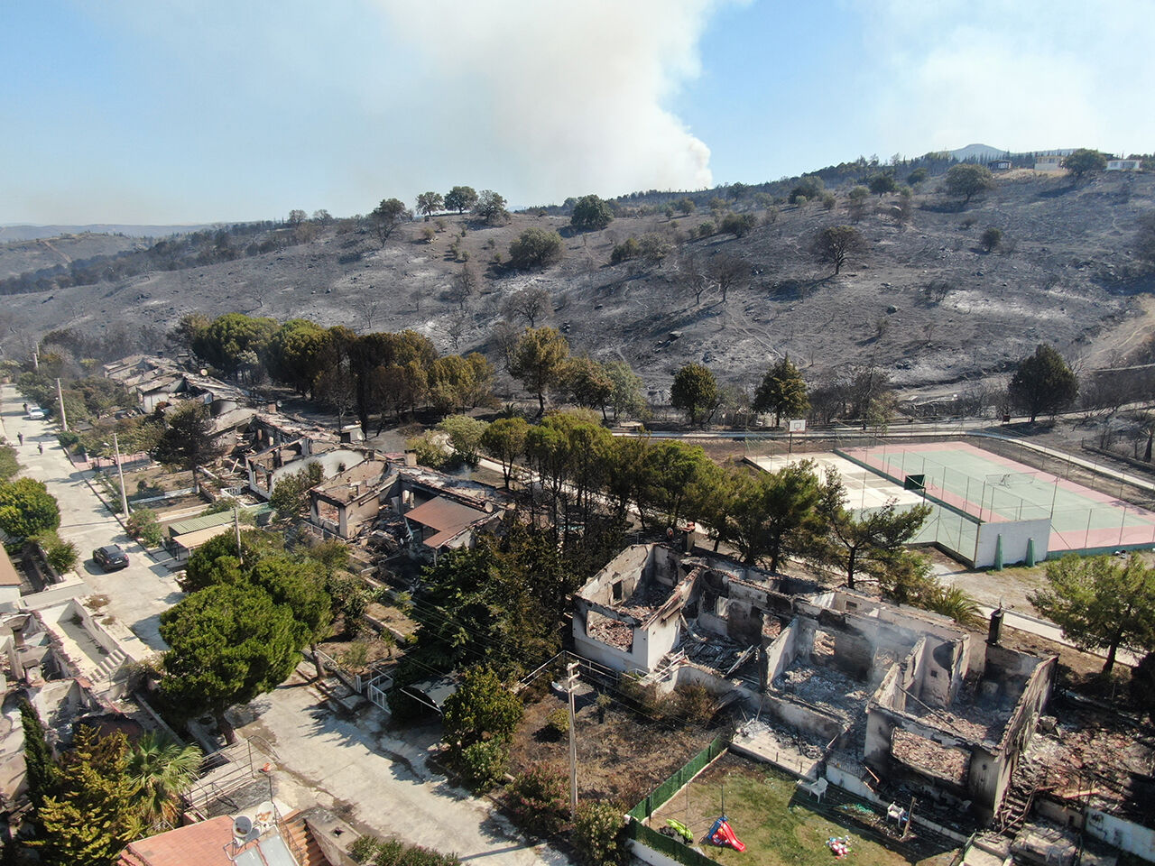 Gözyaşları sel oldu! İzmir yangınının boyutu ortaya çıktı... Söndürme çalışmaları devam ediyor - 1. Resim
