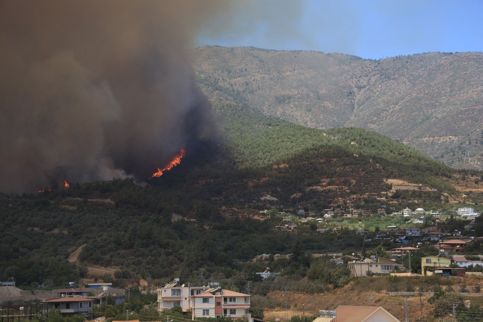 Hangi illerde yangın var, söndürüldü mü? Son dakika yangınlar son durum - 4. Resim