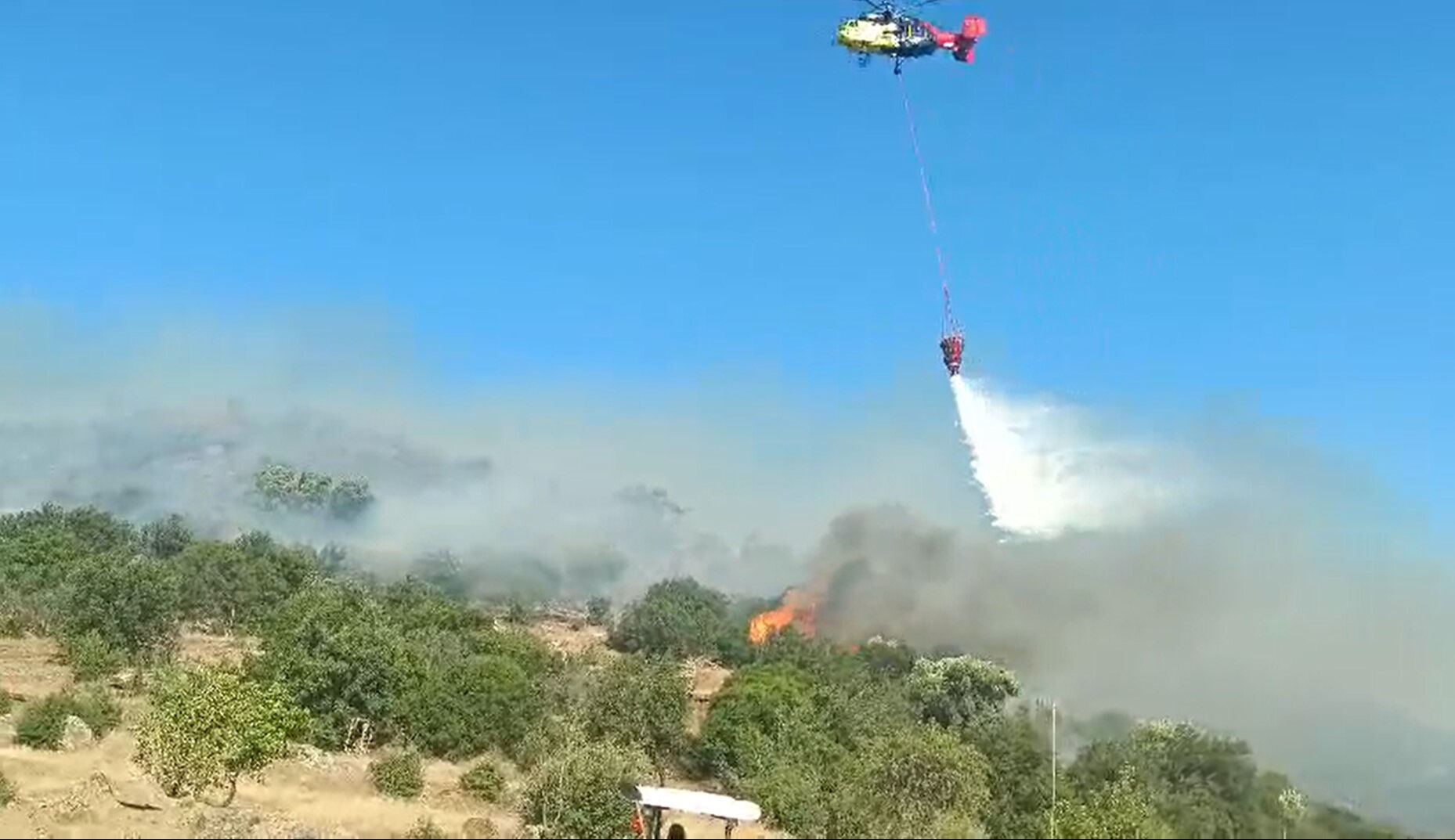 İzmir yangın devam ediyor mu, söndü mü? İzmir yangın son durum - 1. Resim