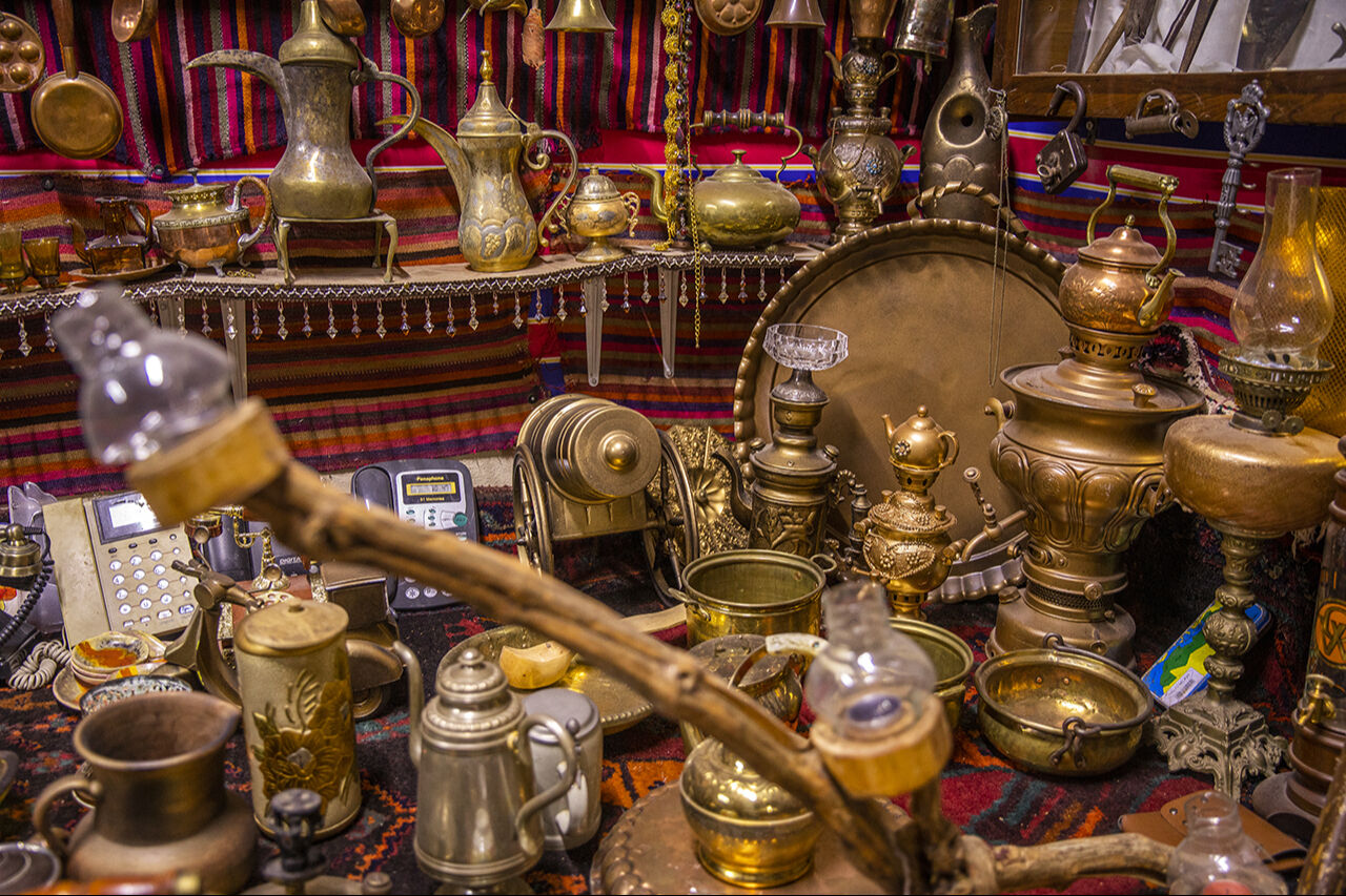 Şehrin tarihi ondan soruluyor! Yarım asırdır eşya toplayan adamın ev müzesini görenler hayret ediyor - 11. Resim