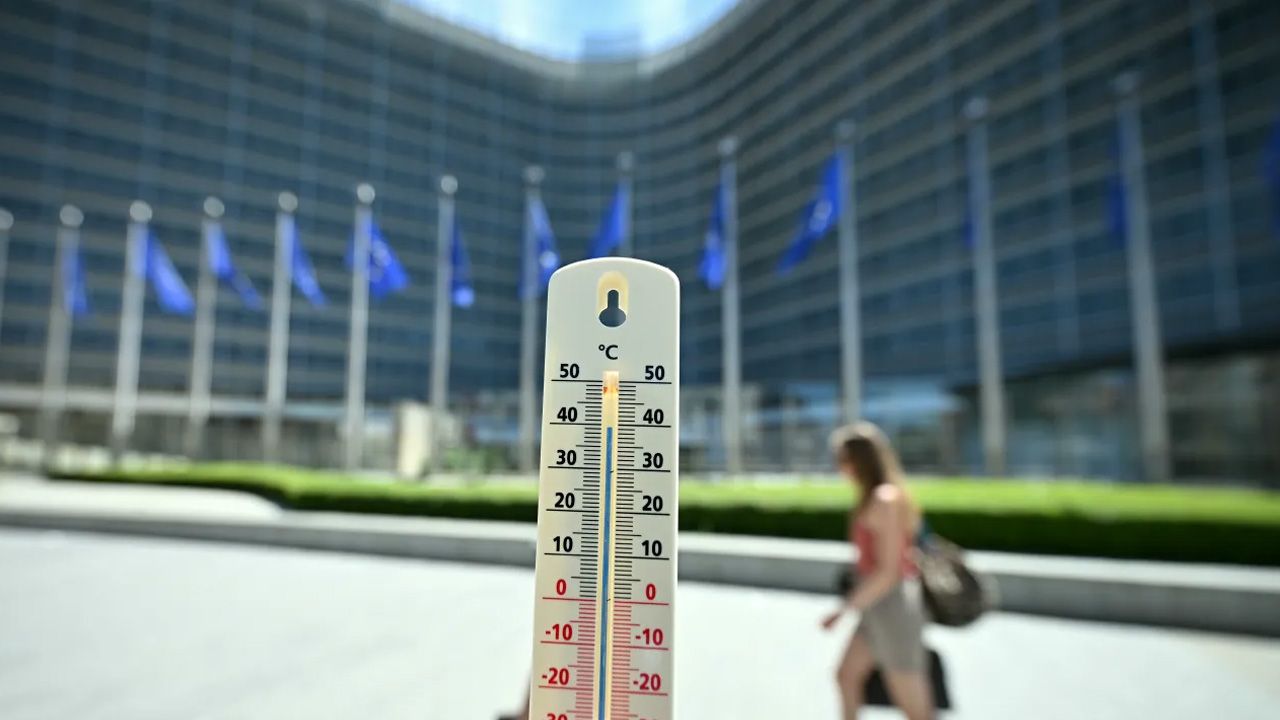 Belçika&#039;da turuncu alarm verildi! &#039;Dışarı çıkmayın&#039; uyarısı geldi