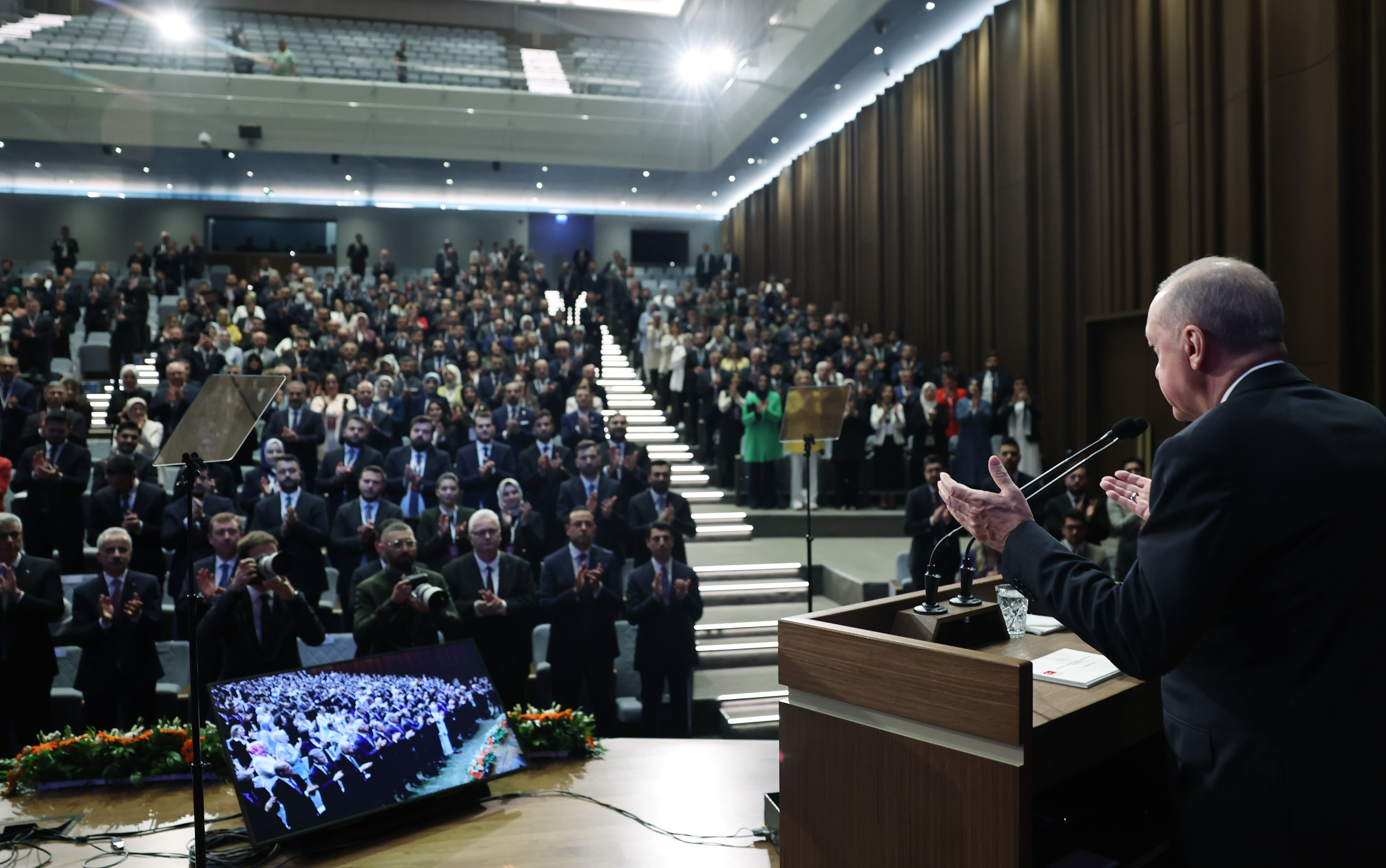 Erdoğan'dan Leman Dergisi'nin skandalına tepki!