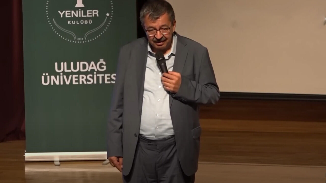 Hayati İnanç'ın sözleri yeniden gündemde! Türklerin peygamber sevgisini İdris Sabih Beyin şiiriyle anlattı - 1. Resim