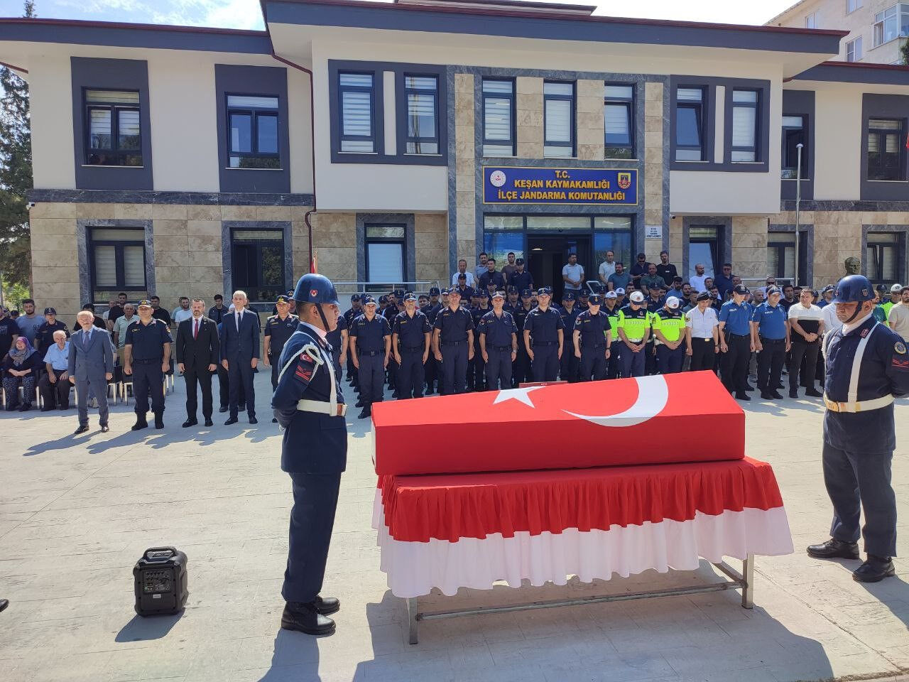Katliam gibi kaza! Astsubay, hamile kadın ve eşi hayatını kaybetti - 1. Resim