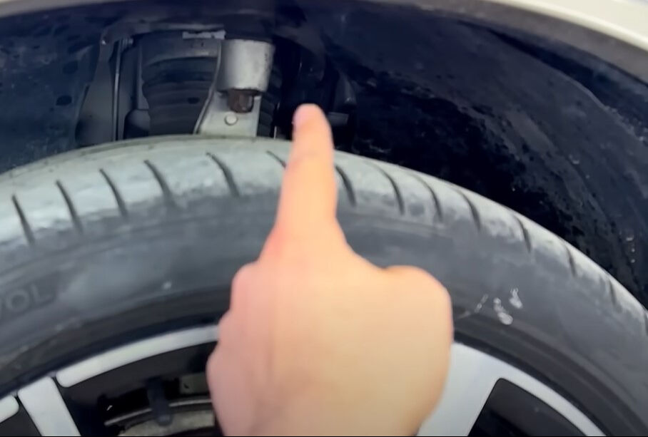 Lüks aracı ucuza aldım derken... 'Hatasız-boyasız' araç pert çıktı, ekspertiz raporu şaşkına çevirdi - 5. Resim