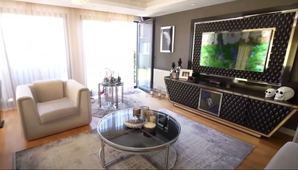 Şarkıcı Gökçe Kırgız'ın Üsküdar'daki lüks evi gündem oldu! İçinde yok yok... - 4. Resim