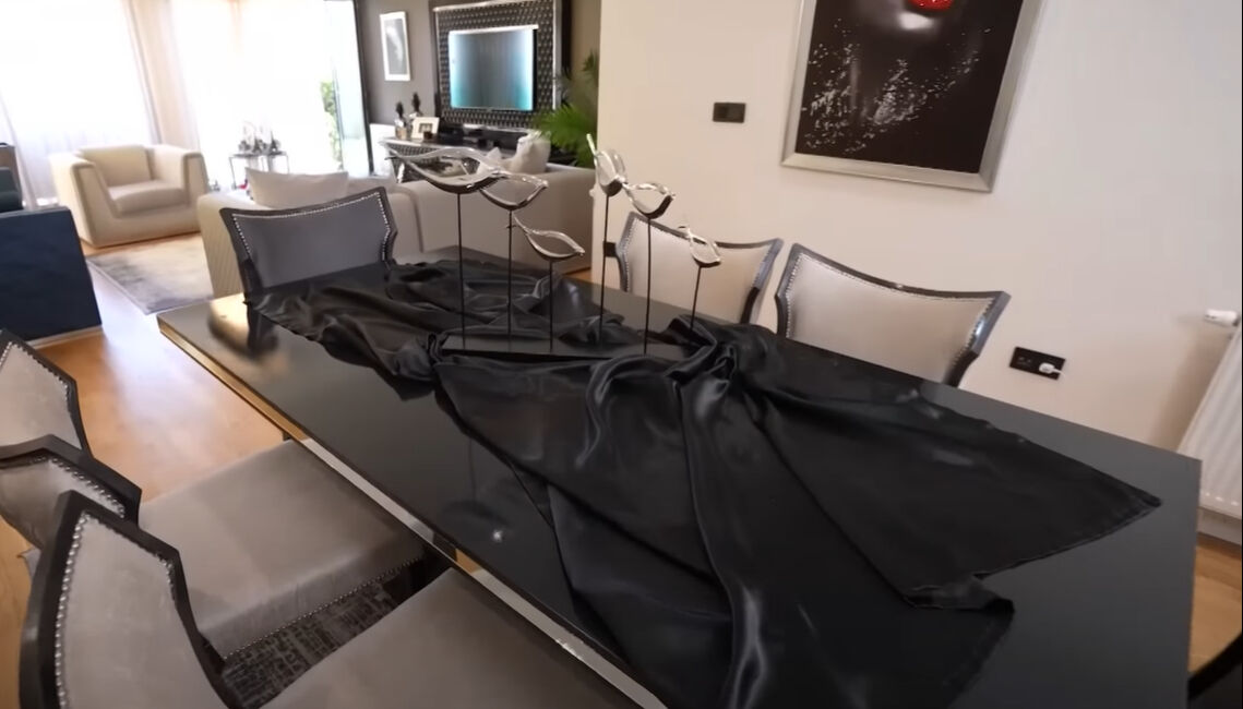 Şarkıcı Gökçe Kırgız'ın Üsküdar'daki lüks evi gündem oldu! İçinde yok yok... - 2. Resim