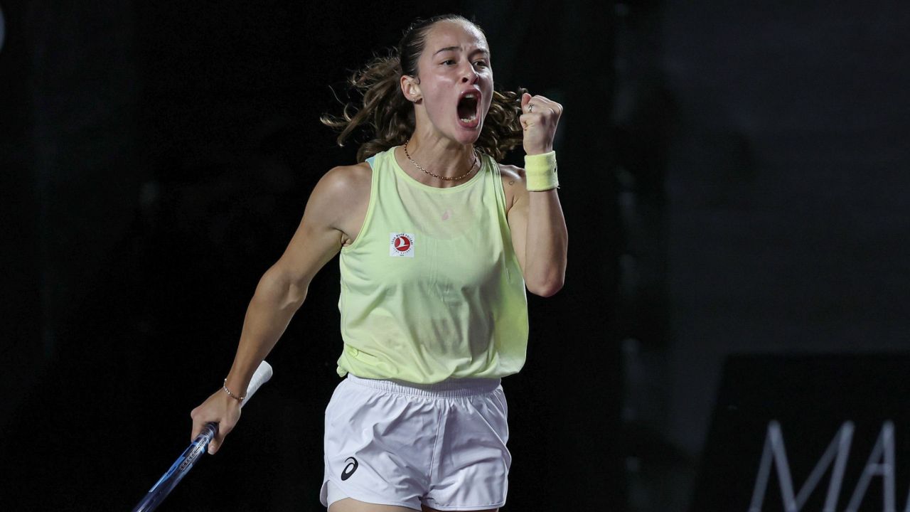 Zeynep Sönmez tarihe geçti! Wimbledon'da 2. tura yükseldi Zeynep Sönmez tarihe geçti! Wimbledon'da 2. tura yükseldi