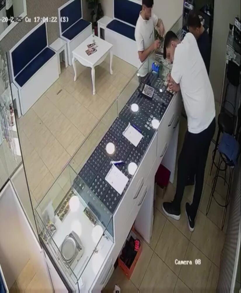 Adana'da büyük vurgun! Polis kimliğine bürünüp, 'parola vatan' dediler... - 3. Resim