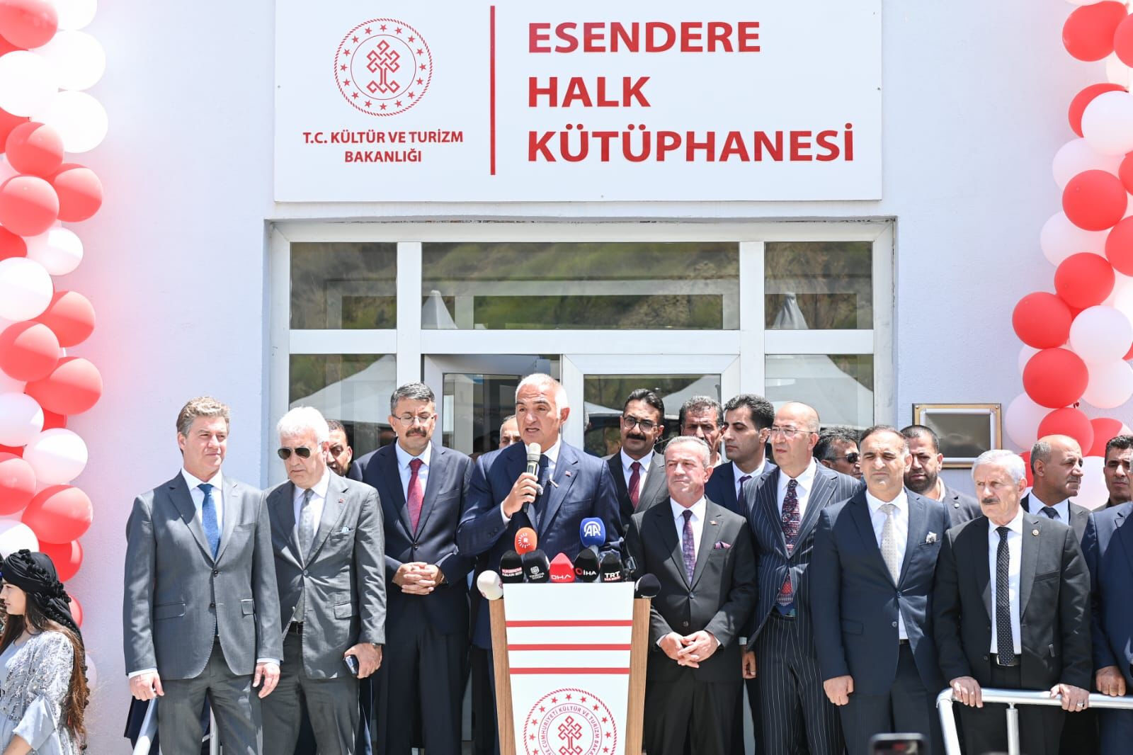 Bakan Ersoy, 'Terörsüz Türkiye'de Hakkari'ye çıkarma yaptı - 3. Resim