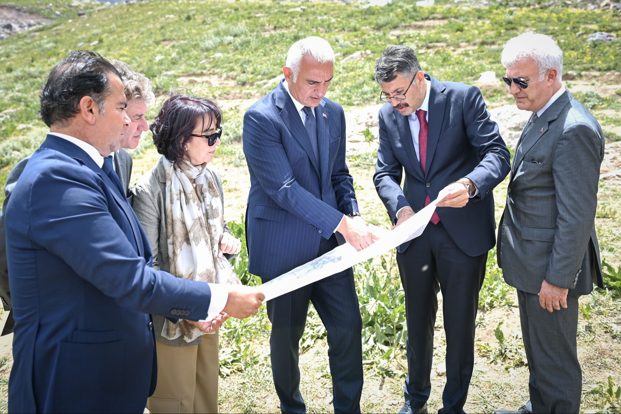 Bakan Ersoy, 'Terörsüz Türkiye'de Hakkari'ye çıkarma yaptı - 5. Resim