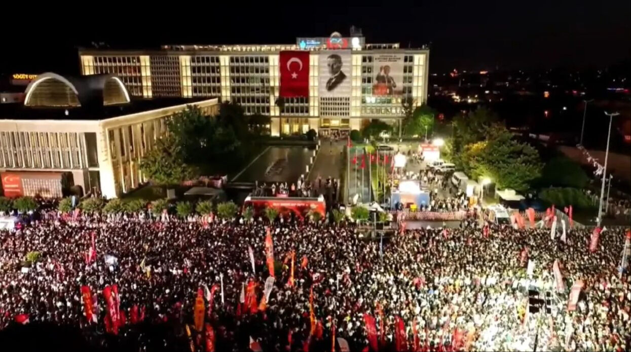 CHP'li Özel hakaret, provokatörler tehdit etti! Müslümanlara