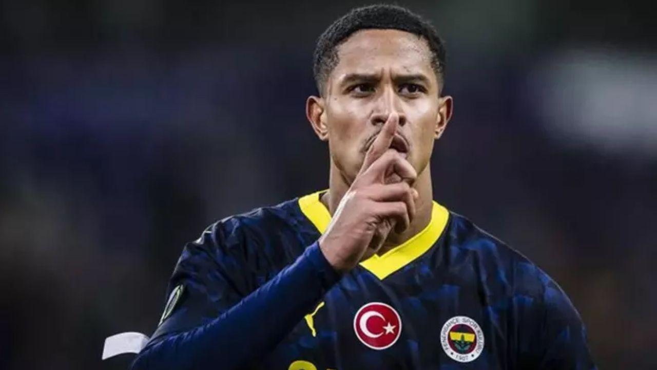 Fenerbahçe&#039;de yeni sözleşme sürprizi! Görüşme odasına çağrılan ilk isim Oosterwolde