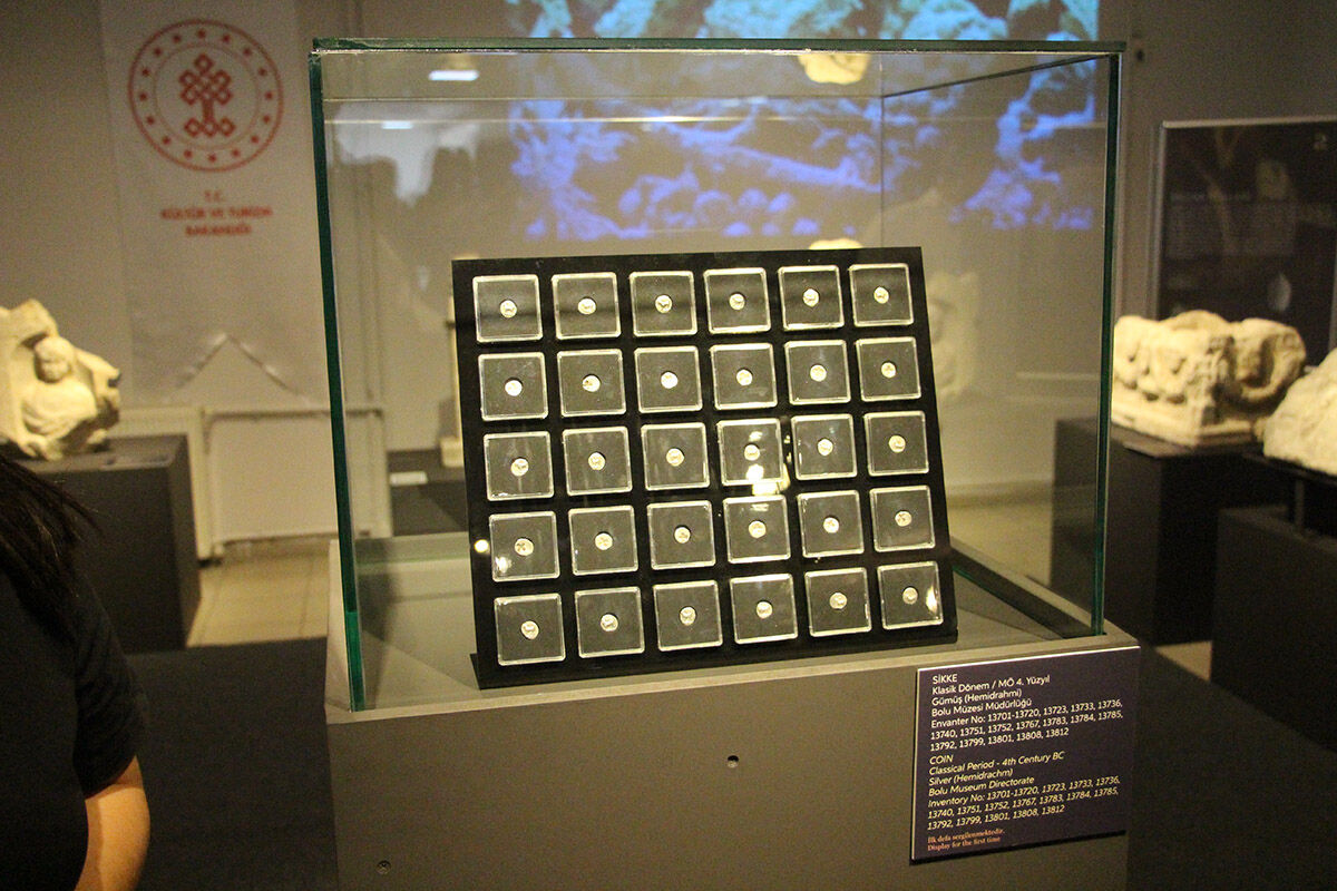 Kılıçlar, sikkeler, heykeller... Türkiye bu tarihi eserleri ilk defa görüyor! 102 sergi başladı - 1. Resim