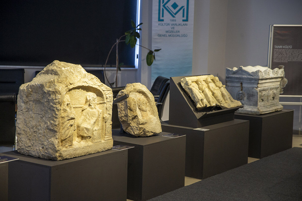 Kılıçlar, sikkeler, heykeller... Türkiye bu tarihi eserleri ilk defa görüyor! 102 sergi başladı - 8. Resim