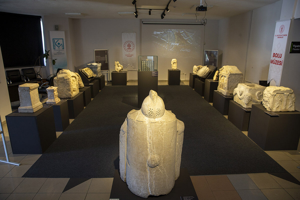 Kılıçlar, sikkeler, heykeller... Türkiye bu tarihi eserleri ilk defa görüyor! 102 sergi başladı - 13. Resim