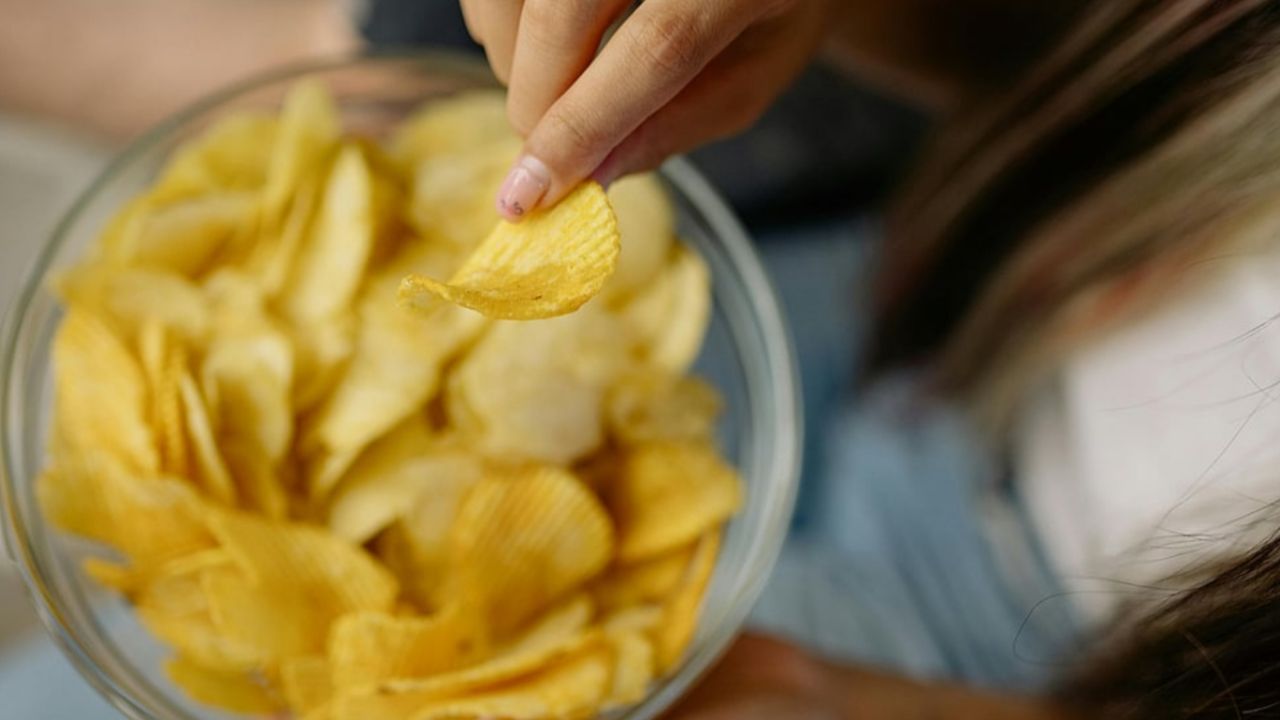 Lay’s cipsleri toplatılıyor! Gıda dışı mineral yağ tespit edildi: O etiketlere dikkat