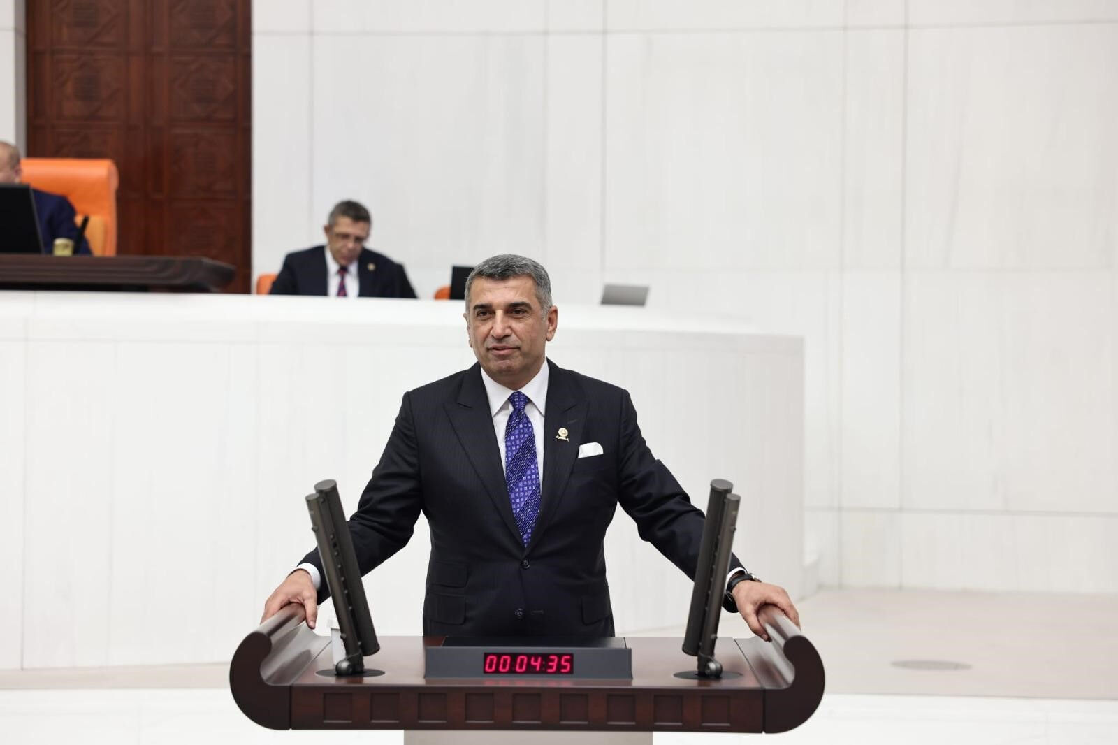 Leman'ın skandal karikatürünü savunan Özgür Özel'e soğuk duş! CHP'li isim verdi veriştirdi Gürsel Erol