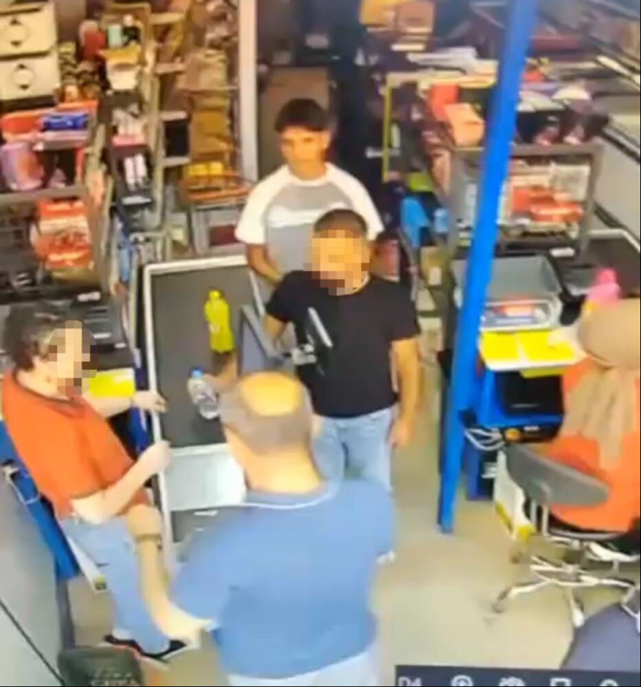 Markette dehşete düşüren olay! Kadın kasiyer neye uğradığına şaşırdı - 4. Resim