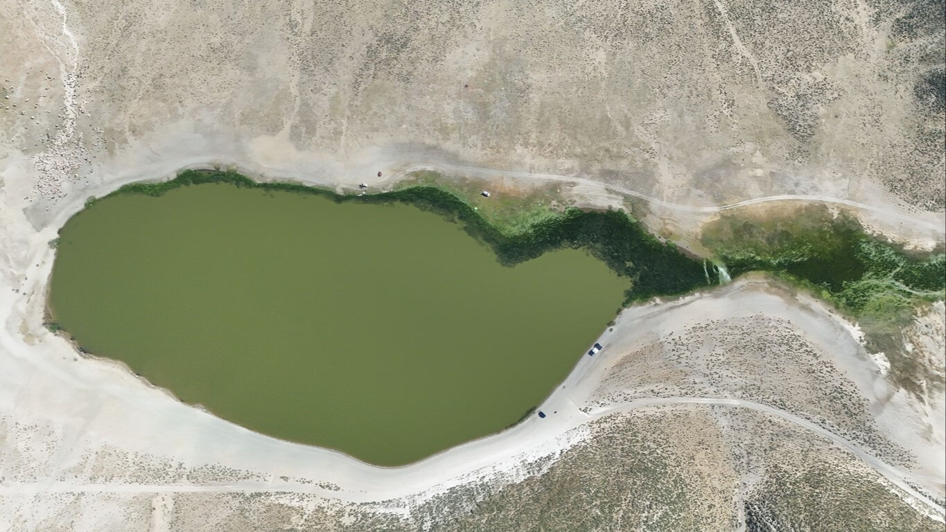 Ünlü göl kurumaya başladı, görenler tanıyamadı! İşte Kalp Gölü'nün son hali Ünlü göl kurumaya başladı, görenler tanıyamadı! İşte Kalp Gölü'nün son hali - 1. Resim