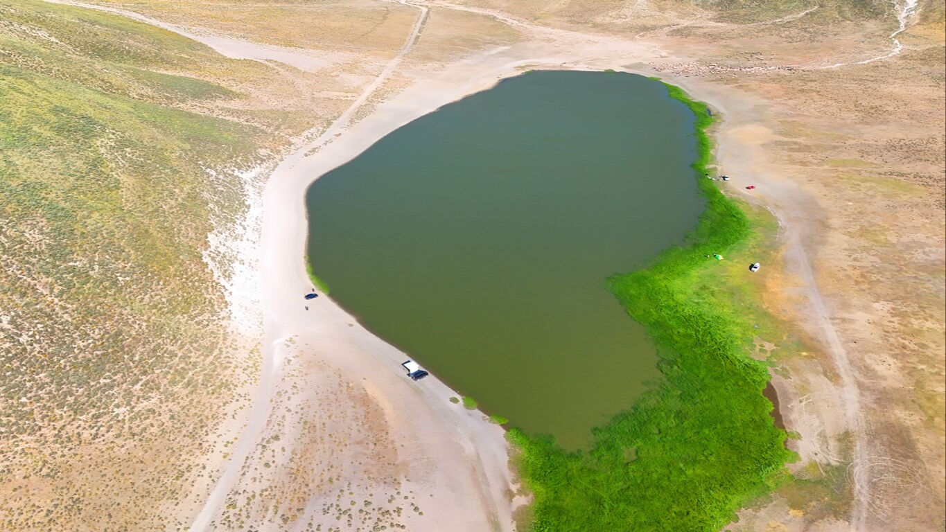 Ünlü göl kurumaya başladı, görenler tanıyamadı! İşte Kalp Gölü'nün son hali Ünlü göl kurumaya başladı, görenler tanıyamadı! İşte Kalp Gölü'nün son hali - 3. Resim