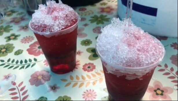 Duyan inanamıyor: Kıştan sakladılar, yazın satıyorlar! Dağlardan gelen serinlik tezgâhlarda... - 3. Resim