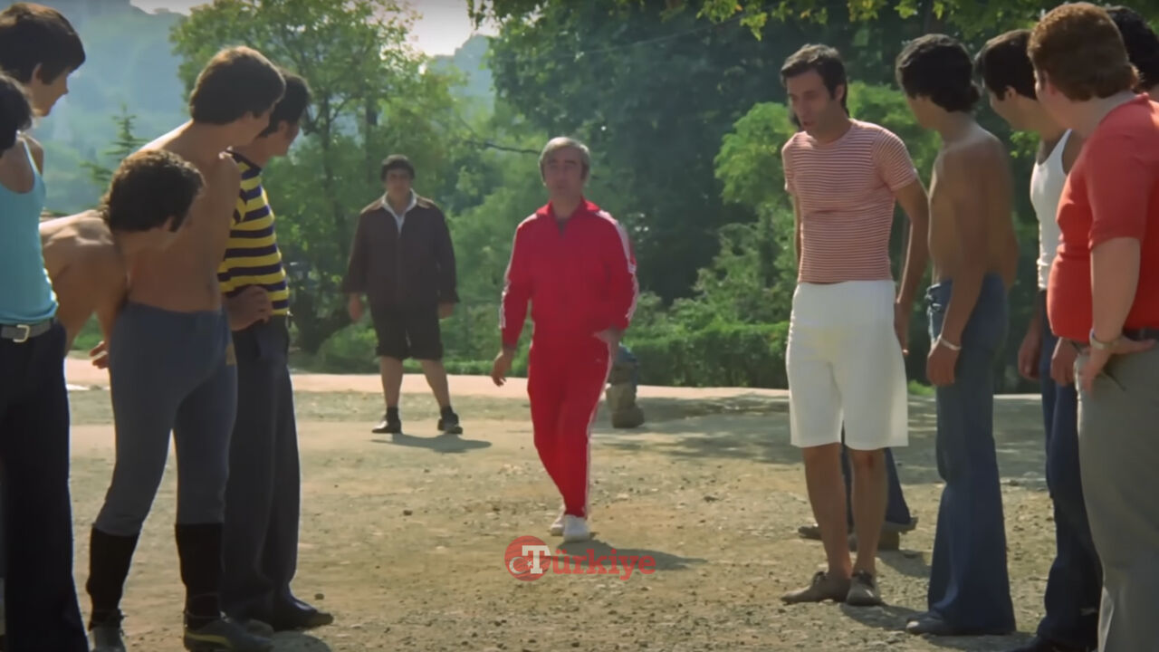 Hababam Sınıfı Uyanıyor oyuncuları kimler, ne zaman ve nerede çekildi? Rıfat Ilgaz’ın unutulmaz eseri yeniden ekranlarda - 4. Resim