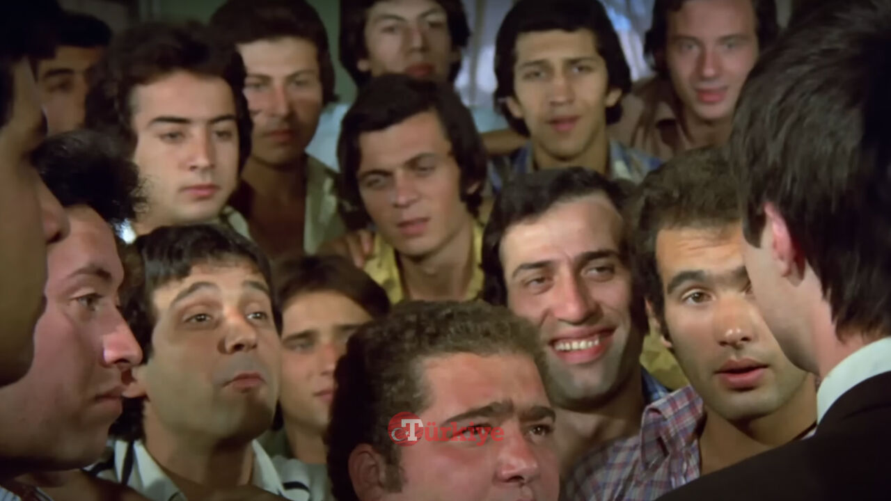 Hababam Sınıfı Uyanıyor oyuncuları kimler, ne zaman ve nerede çekildi? Rıfat Ilgaz’ın unutulmaz eseri yeniden ekranlarda - 3. Resim