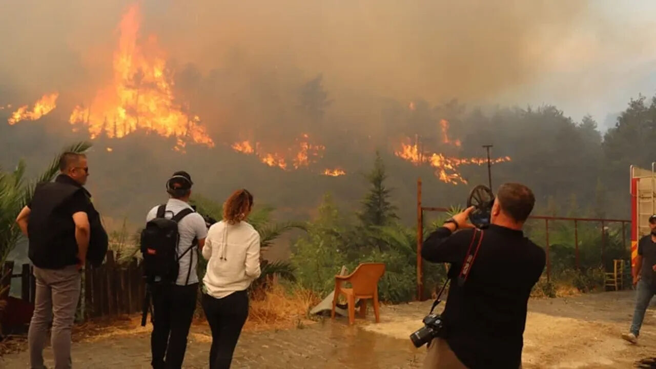 Hatay yangını söndü mü? Antakya yangın mücadelesinde son durum takip ediliyor - 1. Resim