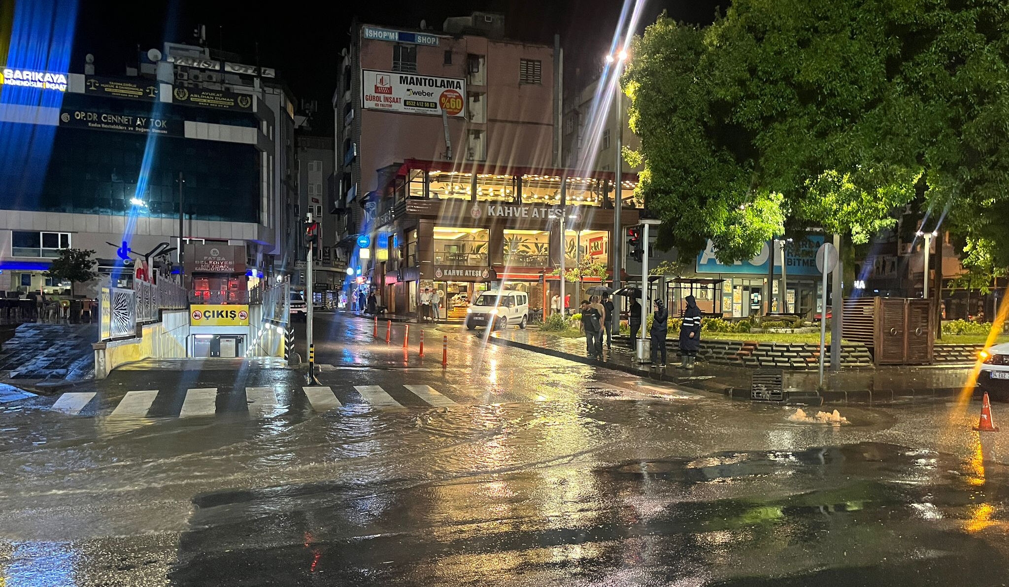 Sağanak sele neden oldu, ilçeyi su bastı! - 1. Resim