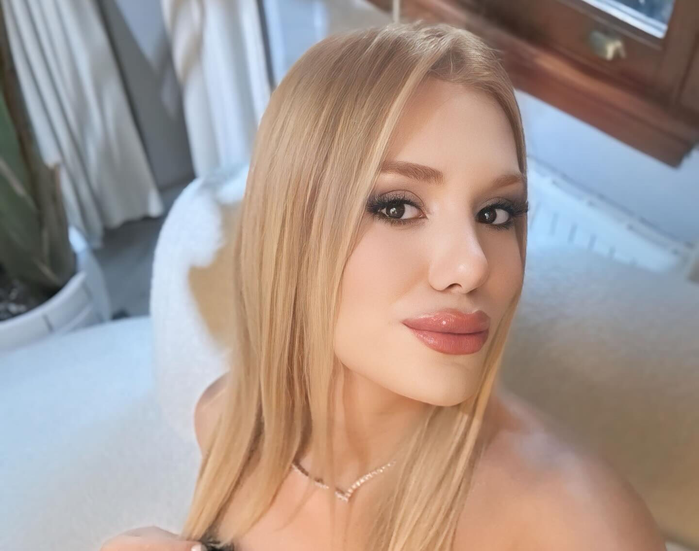 Survivor Almeda Baylan boşanıyor! ‘Kötü bir ayrılık’ diyerek duyurdu - 2. Resim