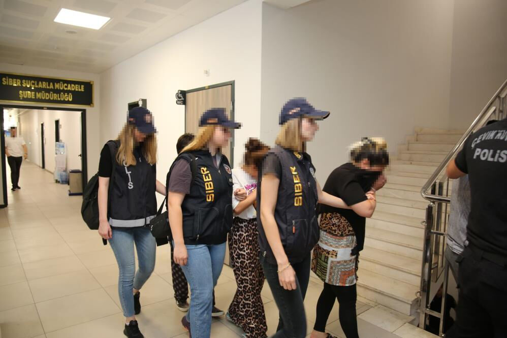 20 ilde dolandırıcılık operasyonu: Çok sayıda tutuklama var - 1. Resim