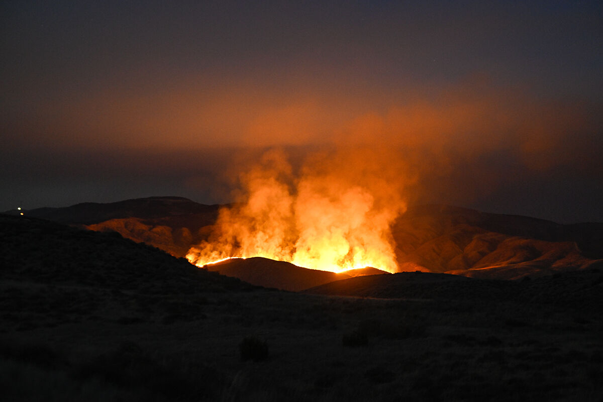 52 bin dönümü kül etti, üç şehre yayıldı! Madre Yangını devam ediyor - 2. Resim